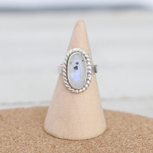 Dalmatian Moonstone Size 6