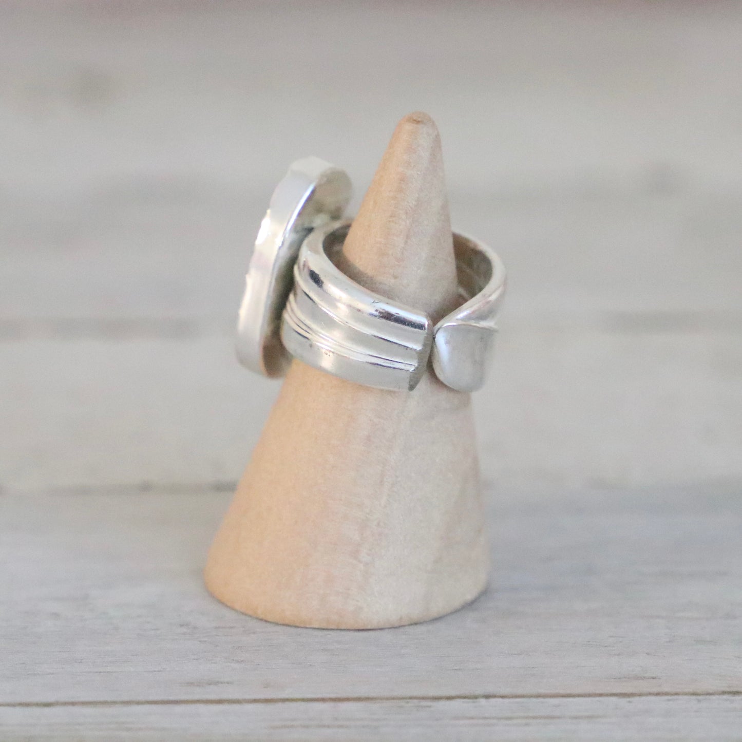 Lime Vine Spoon Ring Size 7