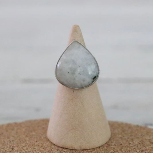 Moonstone Size 6