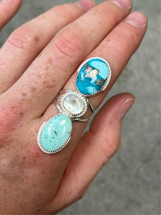 Triple Turquoise Pearl Size 7.5