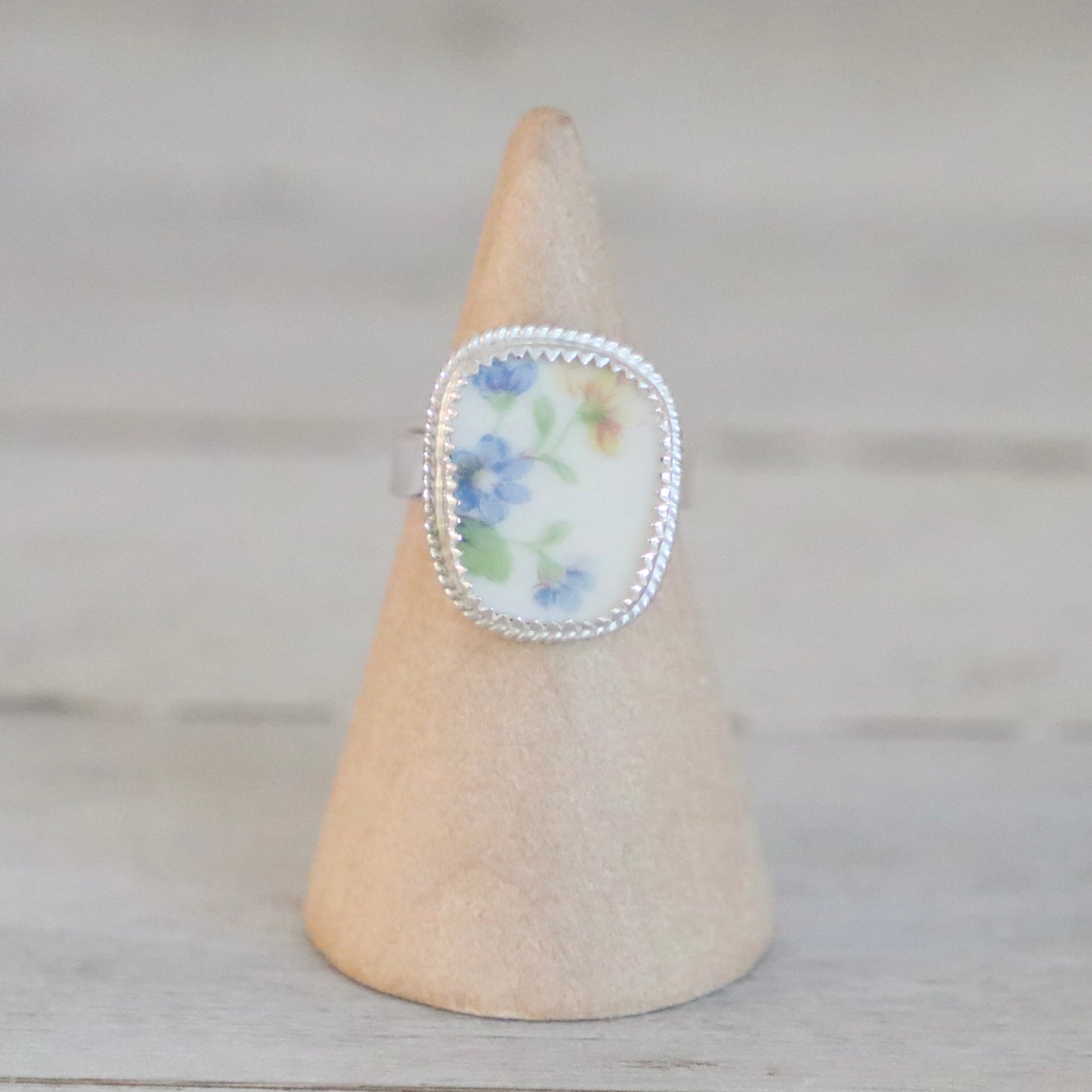 Buttercup Ring Size 6