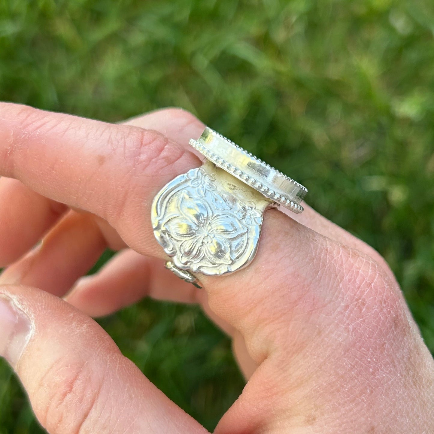 Chrysanthemum Spoon Size 6.75